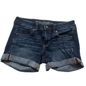 AMERICAN EAGLE AEO Women’s Dark Blue Wash Super Stretch Midi Jean Shorts Size 2